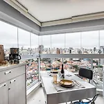 Ed Homelike Pinheiros by Okaeri Home - Ultimo Andar com Vista da Cidade - Metro Faria Lima- Internet 240MBPS - Garagem - Academia&Piscina